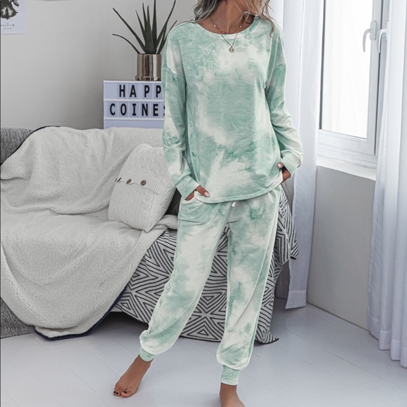 🆕Green Tie Dye Long Sleeve Pants Lounge Set - Picture 2 of 6